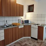 Superior, 3 And 2 Bathrooms Vorgesetzter Maria Sea View, 100-150m To شقة *