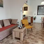Superior, 3 And 2 Bathrooms Vorgesetzter Maria Sea View, 100-150m To
