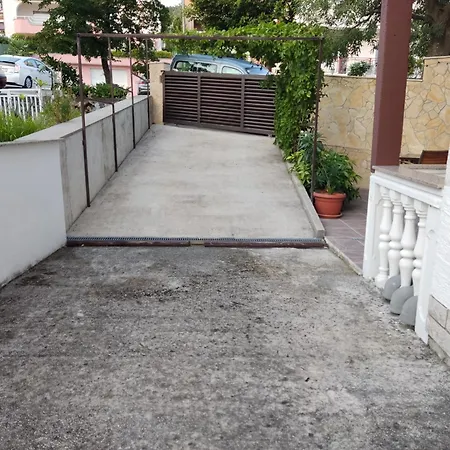 Superior, 3 And 2 Bathrooms Vorgesetzter Maria Sea View, 100-150m To شقة دْغاماي
