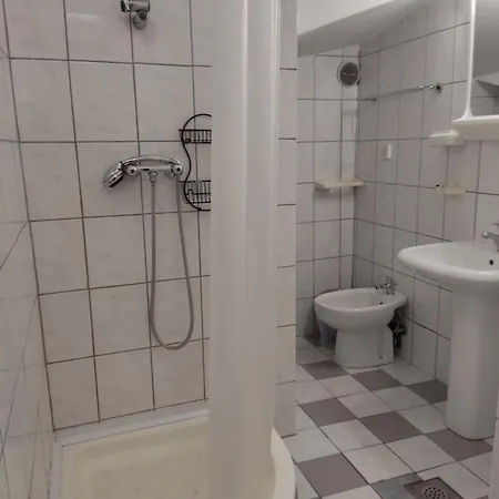 Superior, 3 And 2 Bathrooms Vorgesetzter Maria Sea View, 100-150m To דירה *