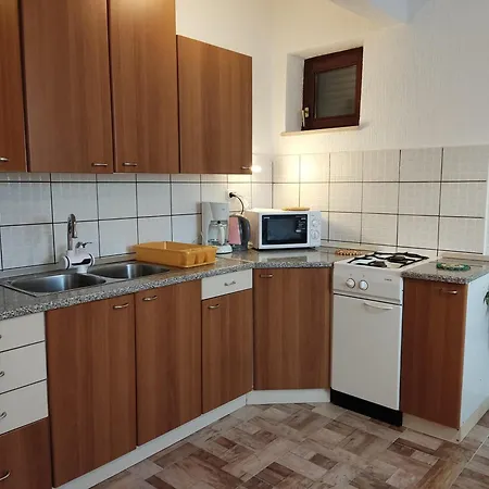 Superior, 3 And 2 Bathrooms Vorgesetzter Maria Sea View, 100-150m To דירה *