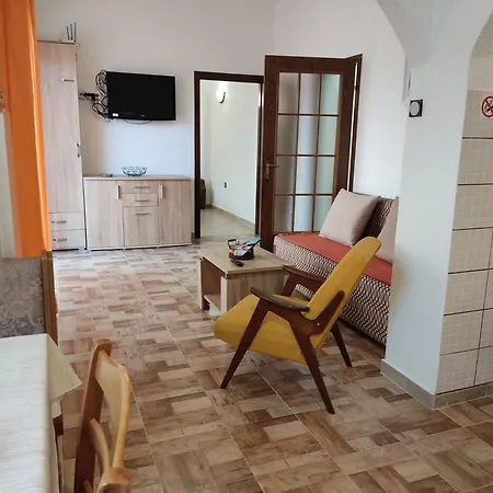 Superior, 3 And 2 Bathrooms Vorgesetzter Maria Sea View, 100-150m To דירה דראמליי