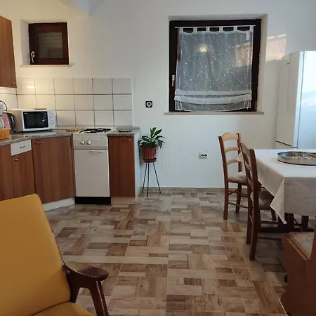 Superior, 3 And 2 Bathrooms Vorgesetzter Maria Sea View, 100-150m To