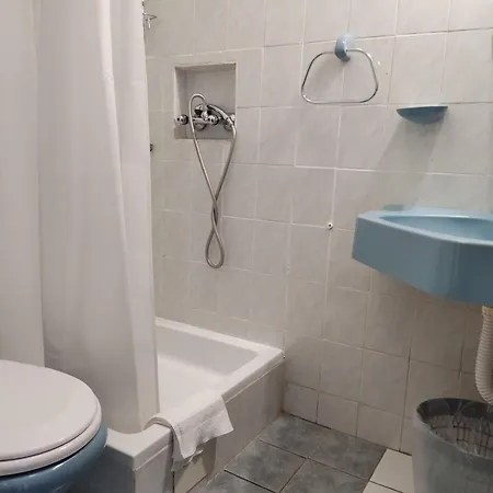 Superior, 3 And 2 Bathrooms Vorgesetzter Maria Sea View, 100-150m To דירה