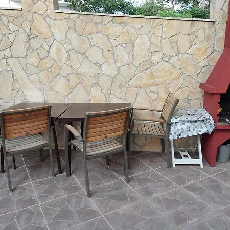 Superior, 3 And 2 Bathrooms Vorgesetzter Maria Sea View, 100-150m To דירה *