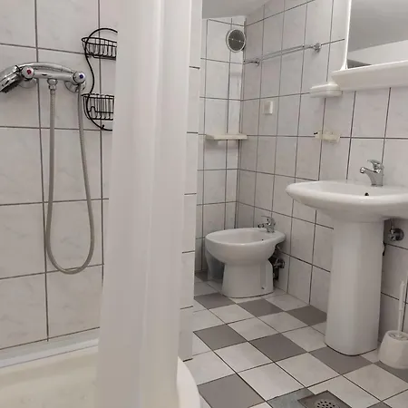 Superior, 3 And 2 Bathrooms Vorgesetzter Maria Sea View, 100-150m To דירה