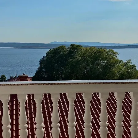 Superior, 3 And 2 Bathrooms Vorgesetzter Maria Sea View, 100-150m To דירה